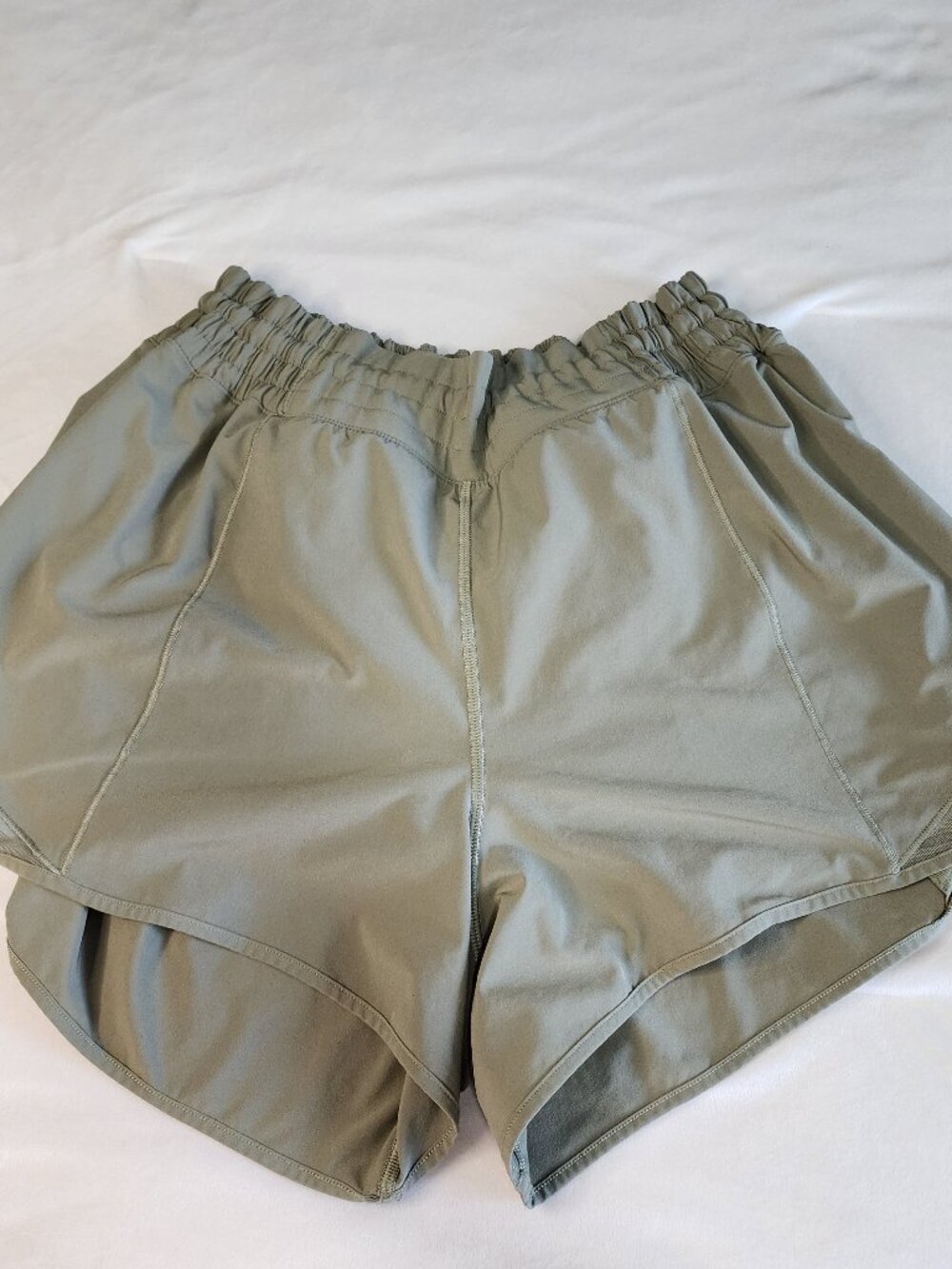 Lululemon Tracker Short V 3.5" Grey Sage Size 12